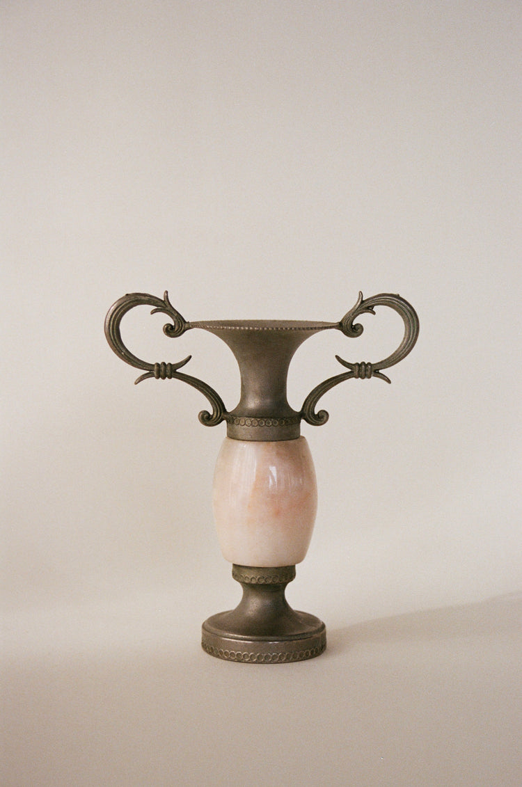 Petite Creamy Onyx Bud Vase X-Small