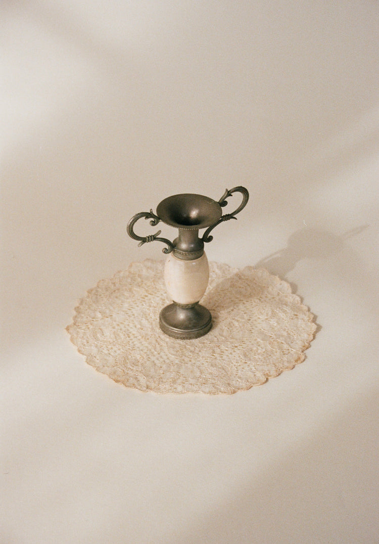 Petite Creamy Onyx Bud Vase X-Small