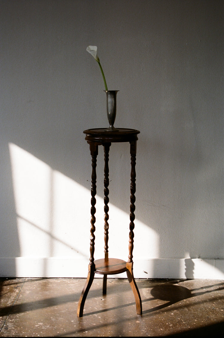 Antique Oak Pedestal Table with Sculptural Twisted Legs