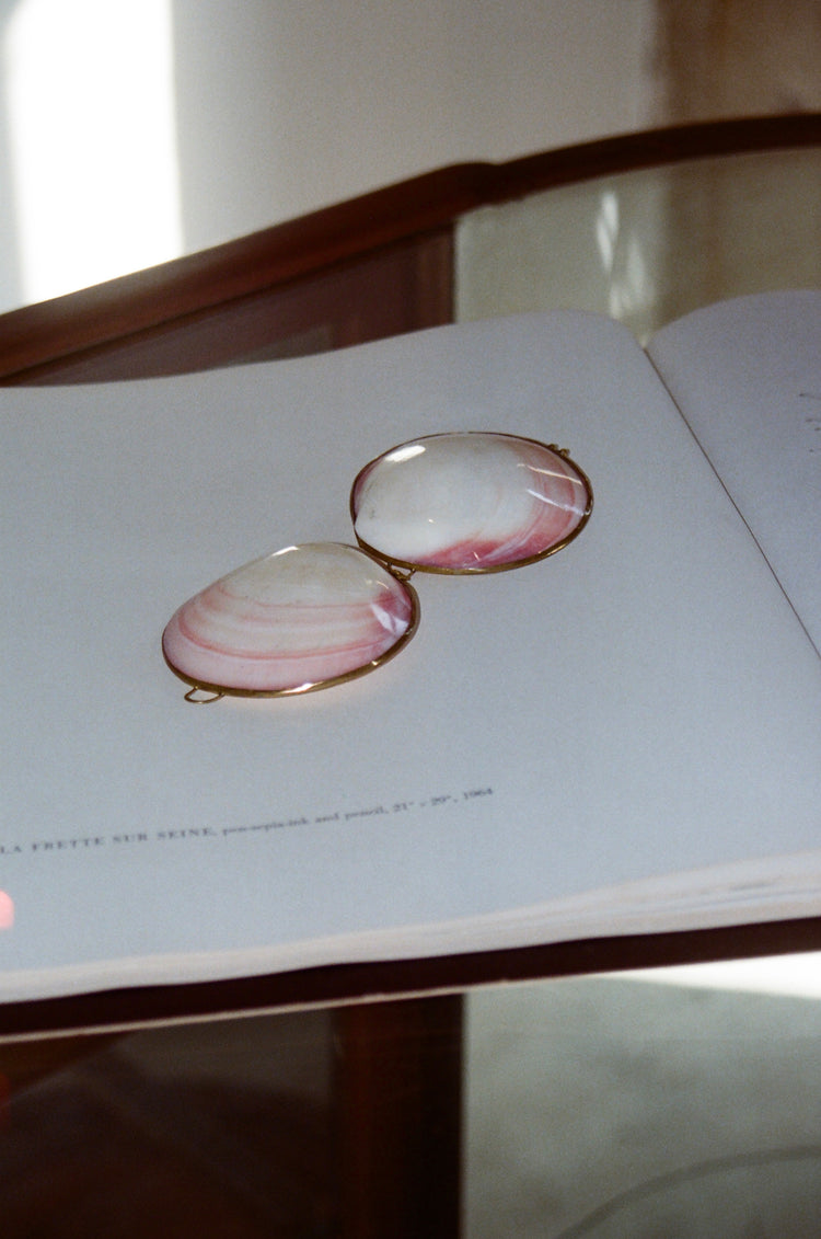 Blush Shell Pill Box