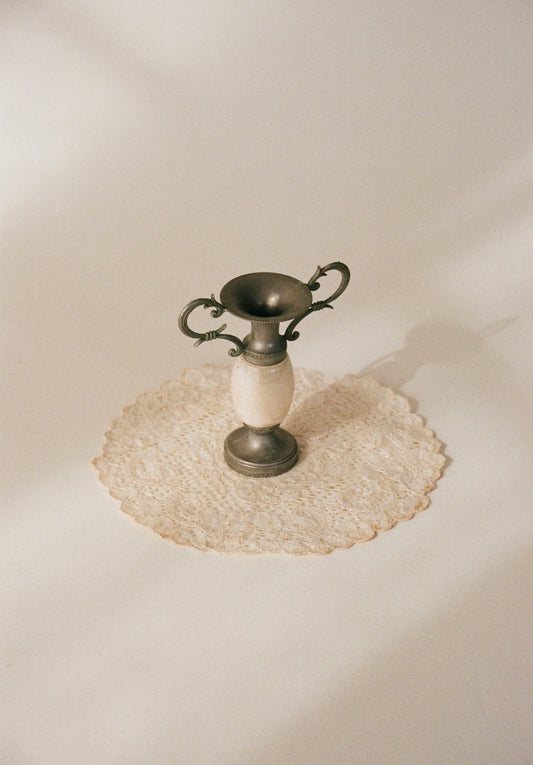 Petite Creamy Onyx Bud Vase X-Small