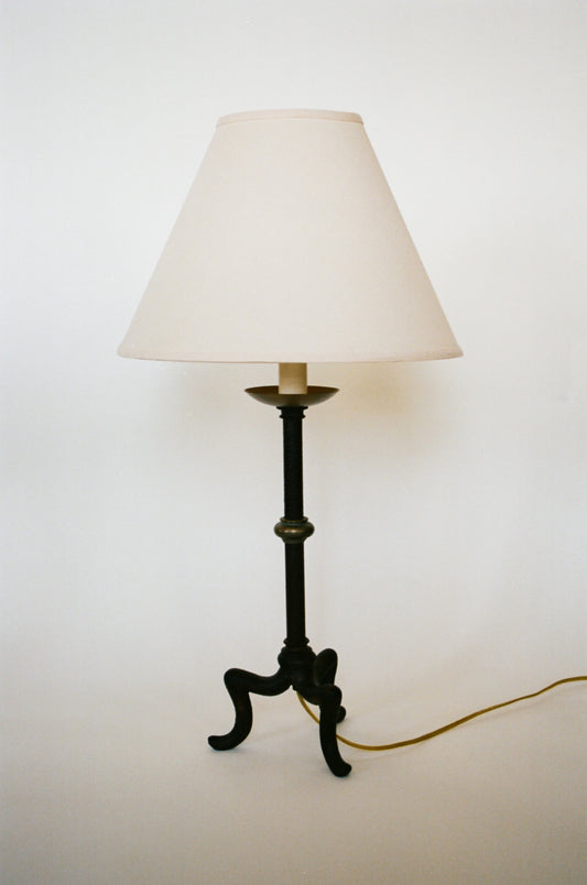 Traditional Style Table Lamp with Cream Shade